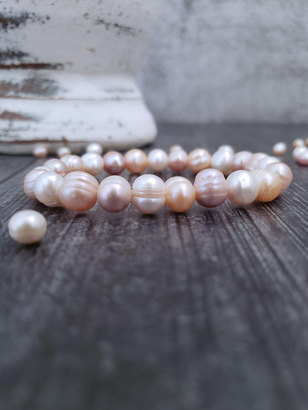 Stretchy Pearl Bracelets - Multiple colors