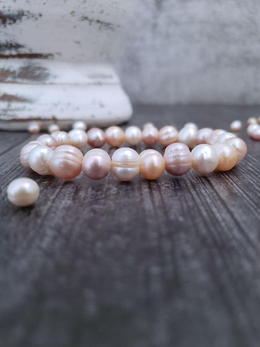 Stretchy Pearl Bracelets - Multiple colors